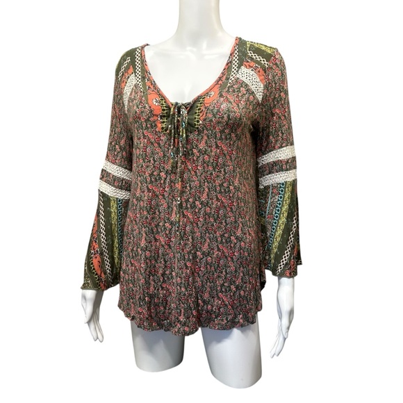 One World Multicolor Floral Bell Sleeve Stretchy Top Size S - Picture 4 of 8